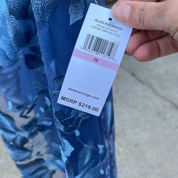 Alex Evenings Round Neck Floral Embroidered 3/4 Sleeve Jacket Dress - Picture 6 of 11